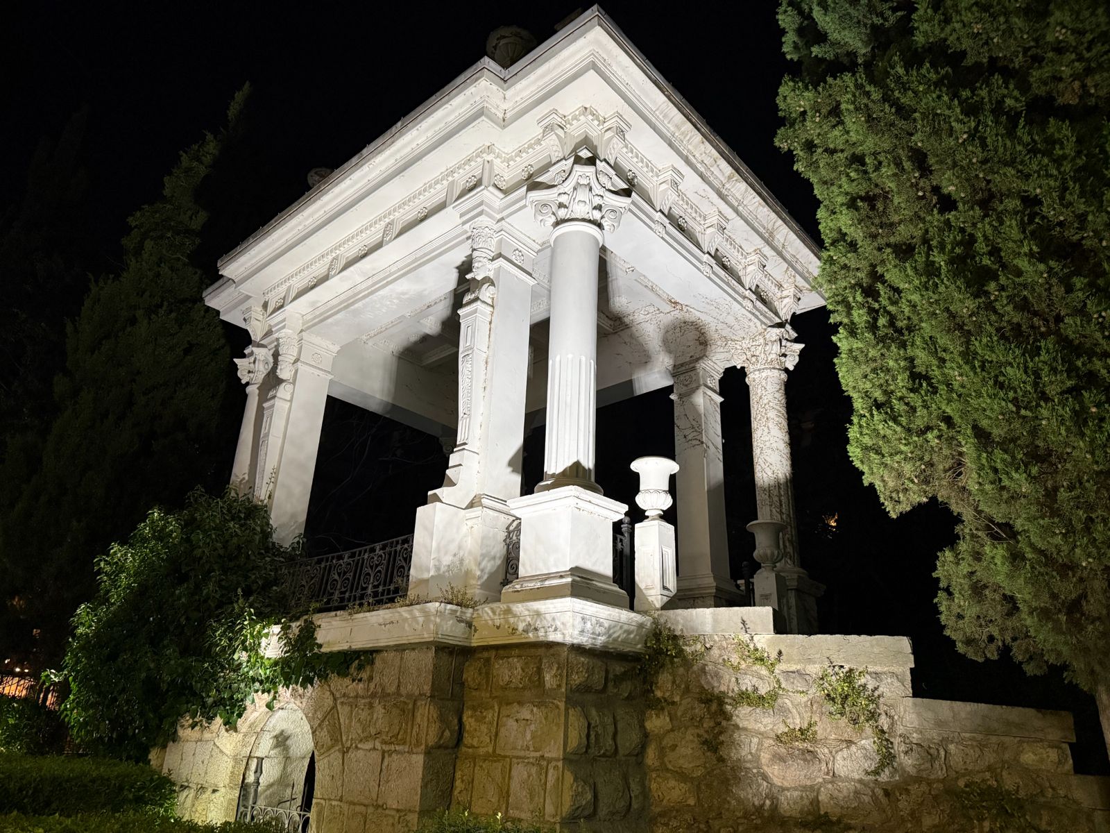 Вход в костел