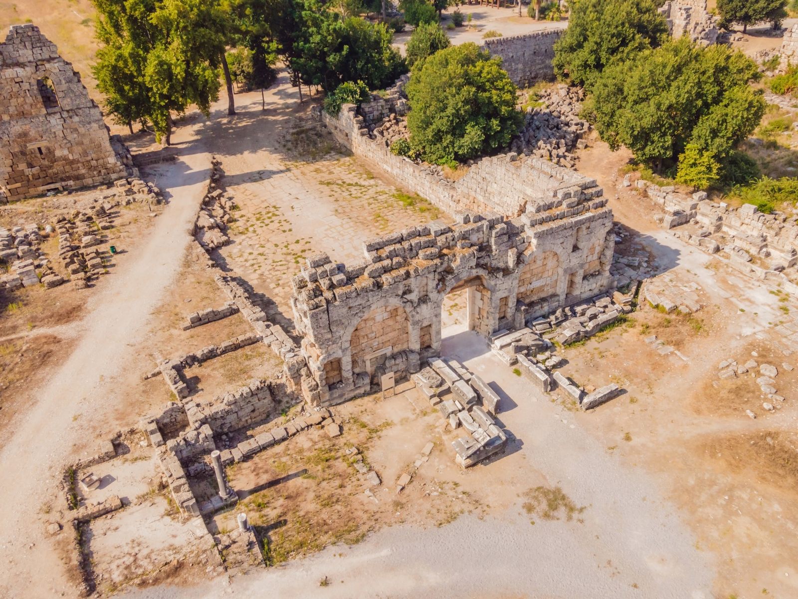 Руины древнего Перге с высоты