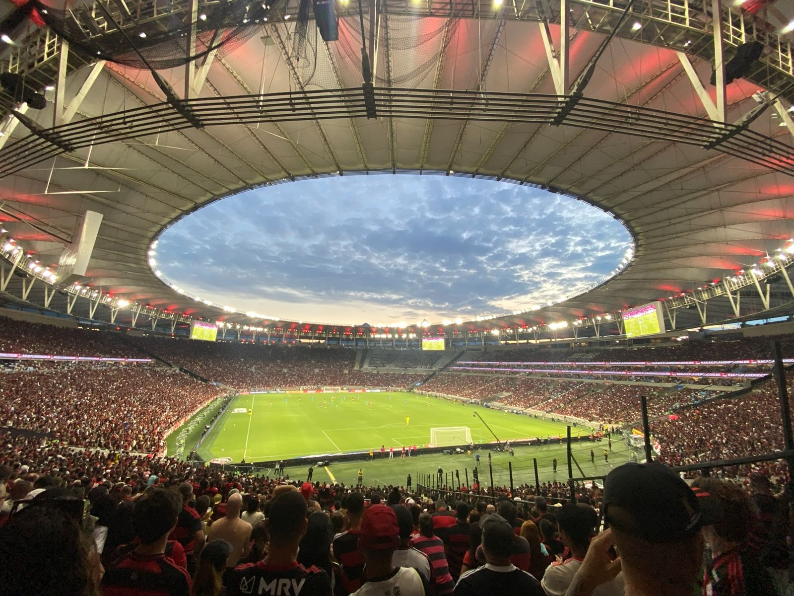 Поле стадиона Маракана