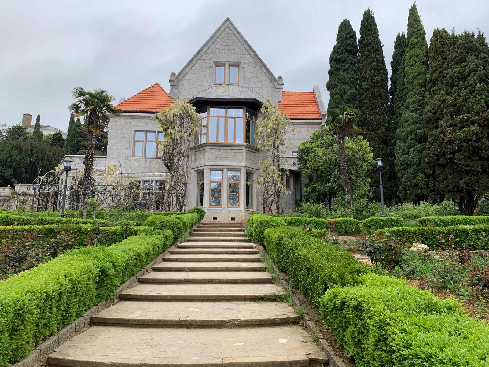 Дворец в имении Харакс