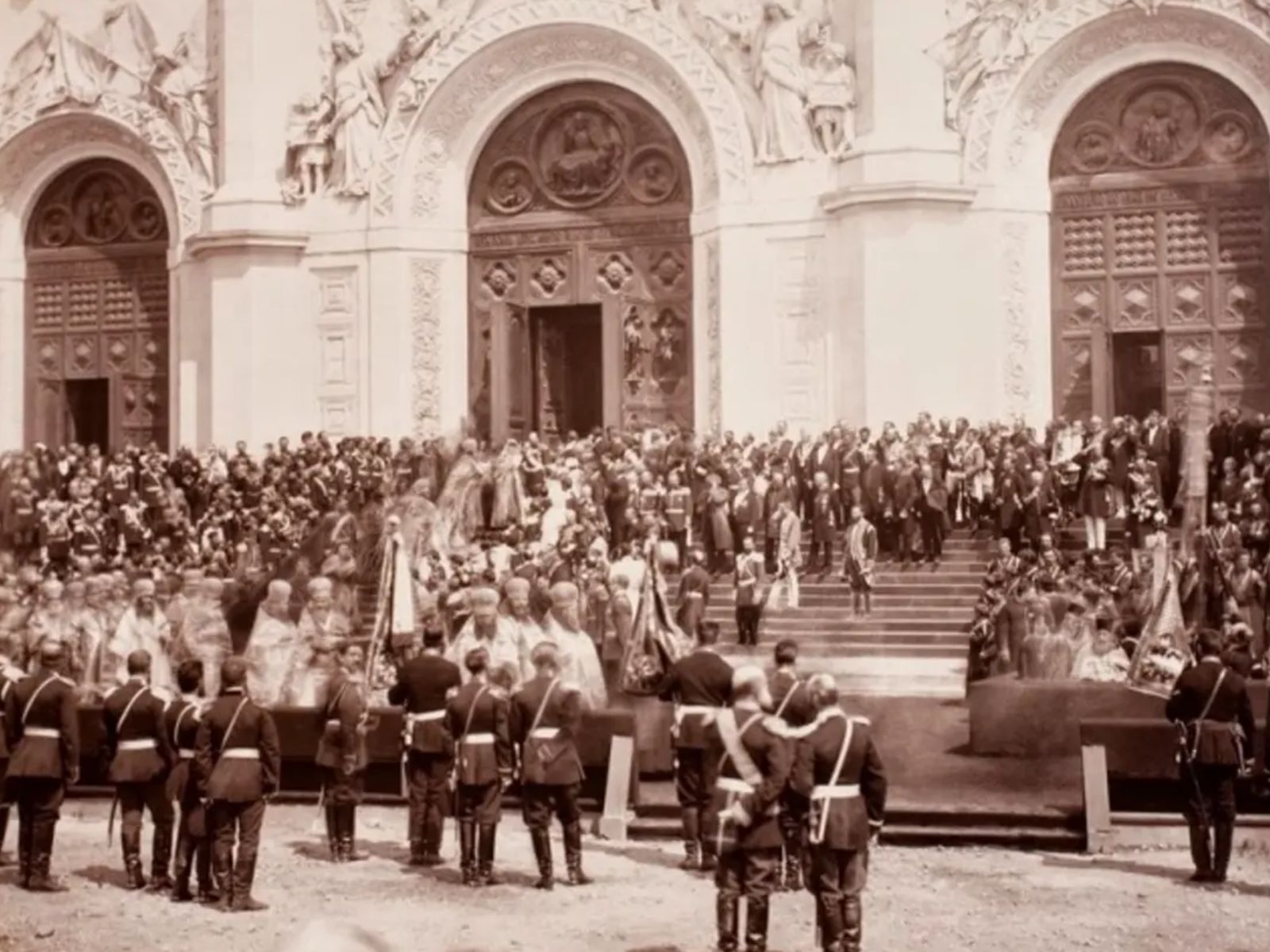 Освящение храма Христа Спасителя в присутствии императора Александра III
