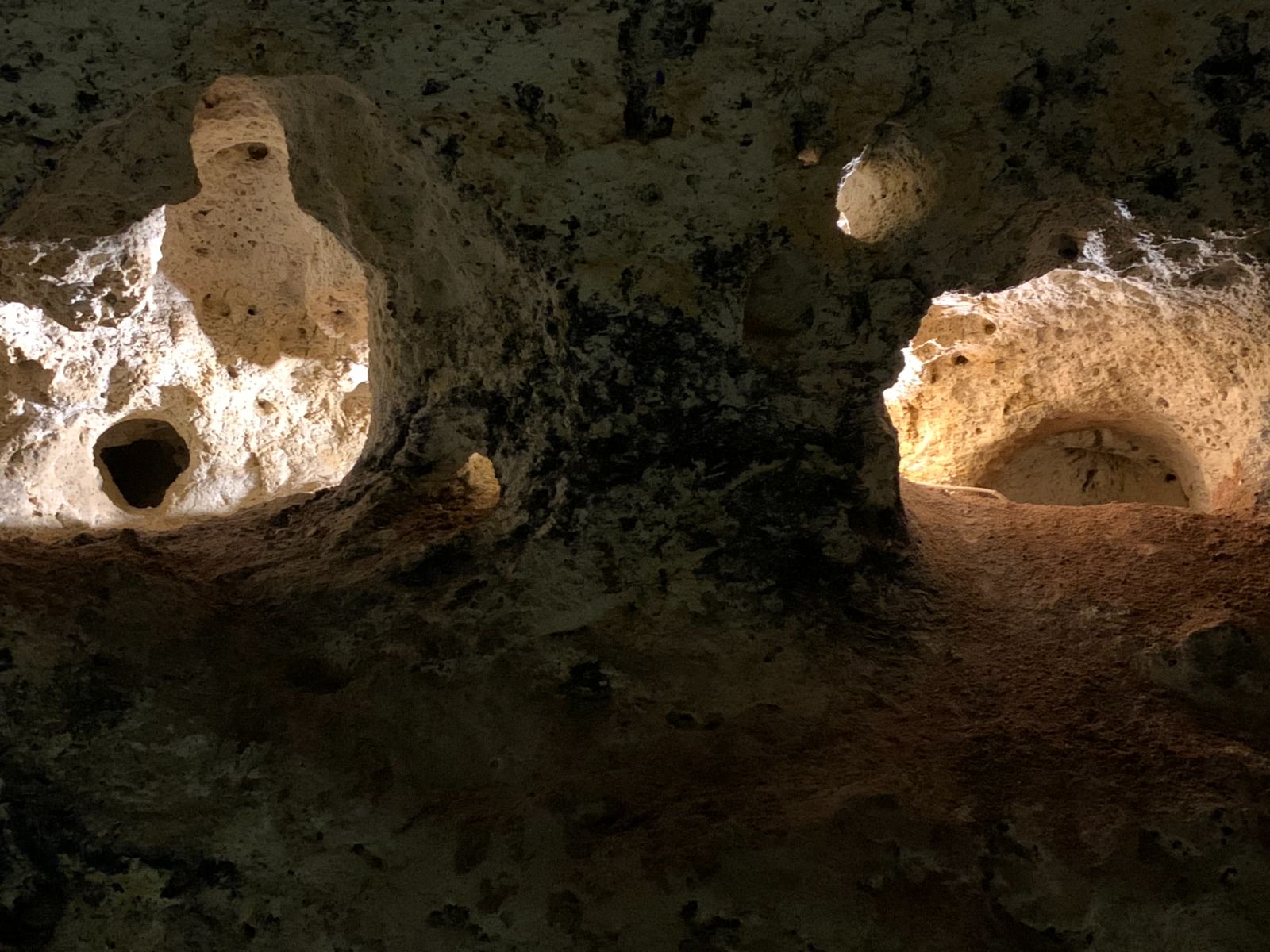 Пещера Таврида, подсветка