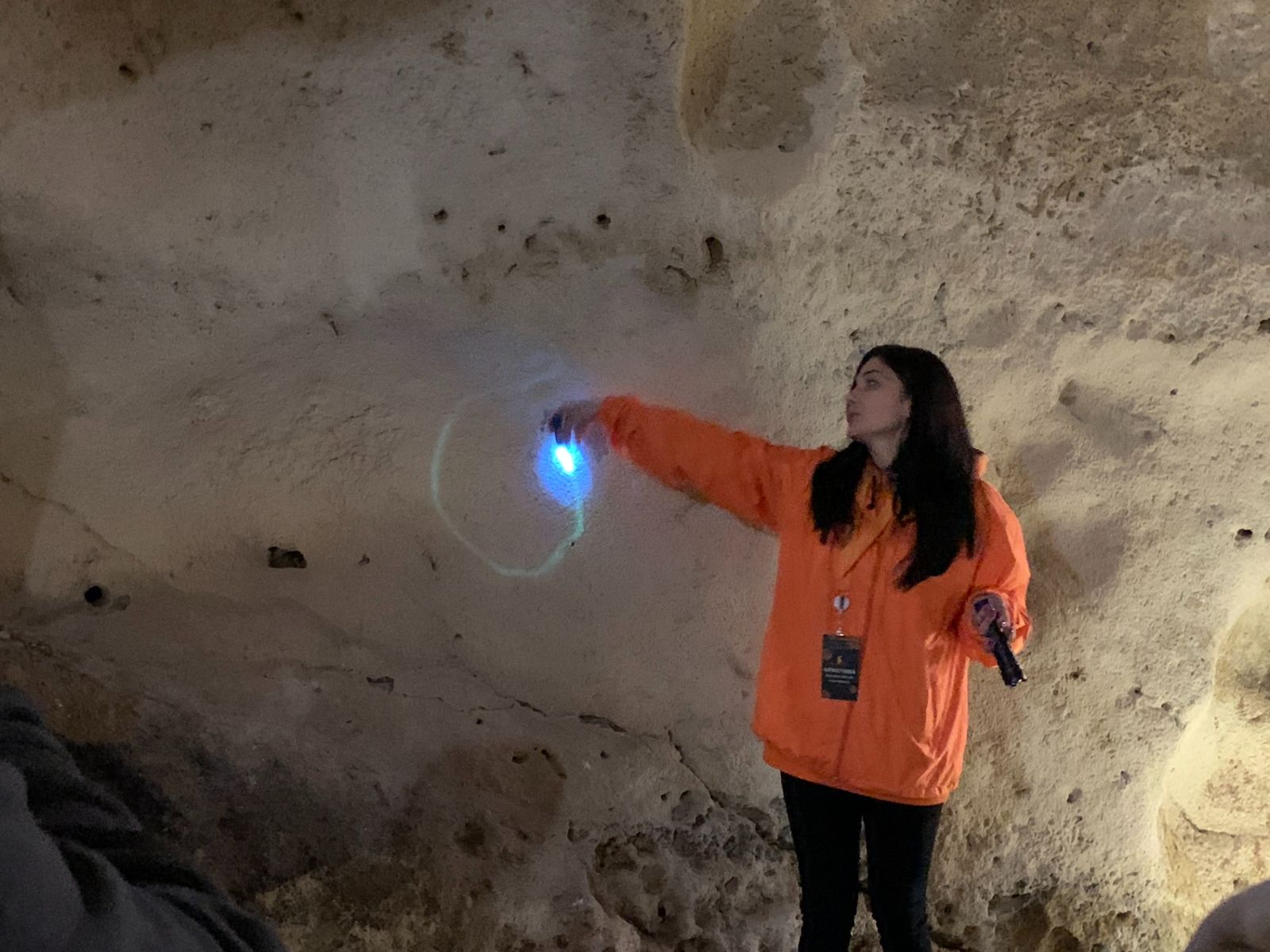 Фосфоресцирующие стены пещеры Таврида