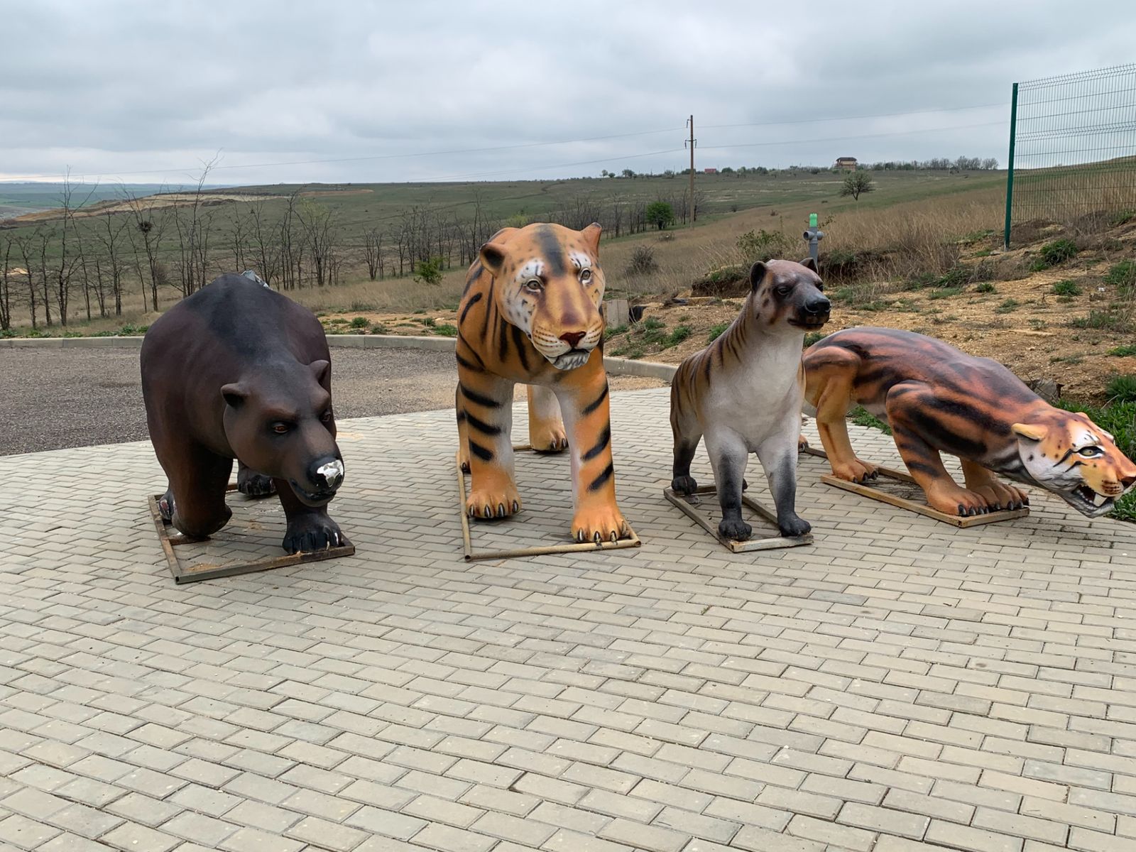 Такие животные жили в пещере