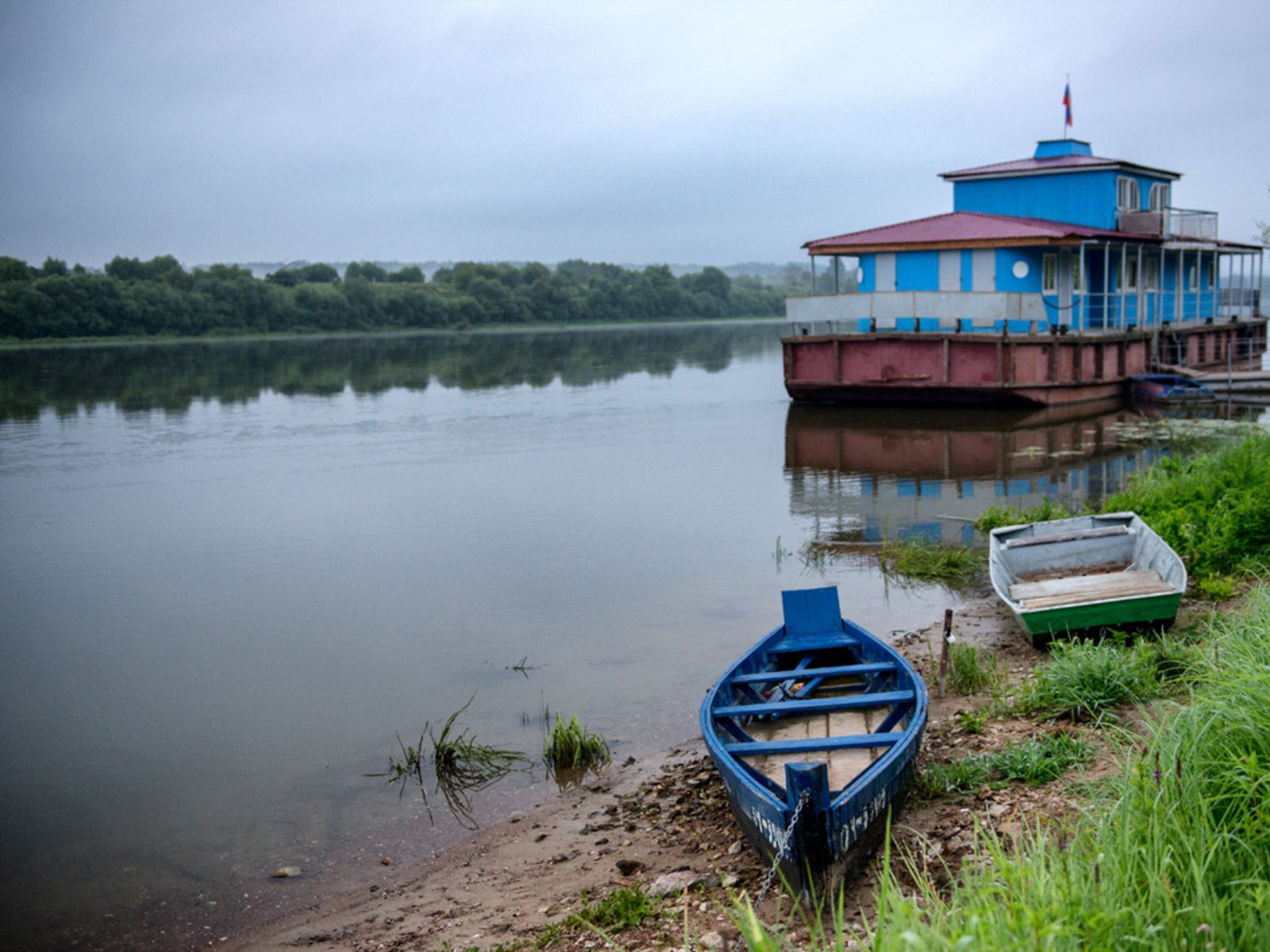 Ока. Штиль. Таруса, набережная 
