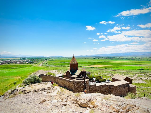 Экскурсия из Еревана в Хор Вирап, Арени, Шакинский водопад, Татев
