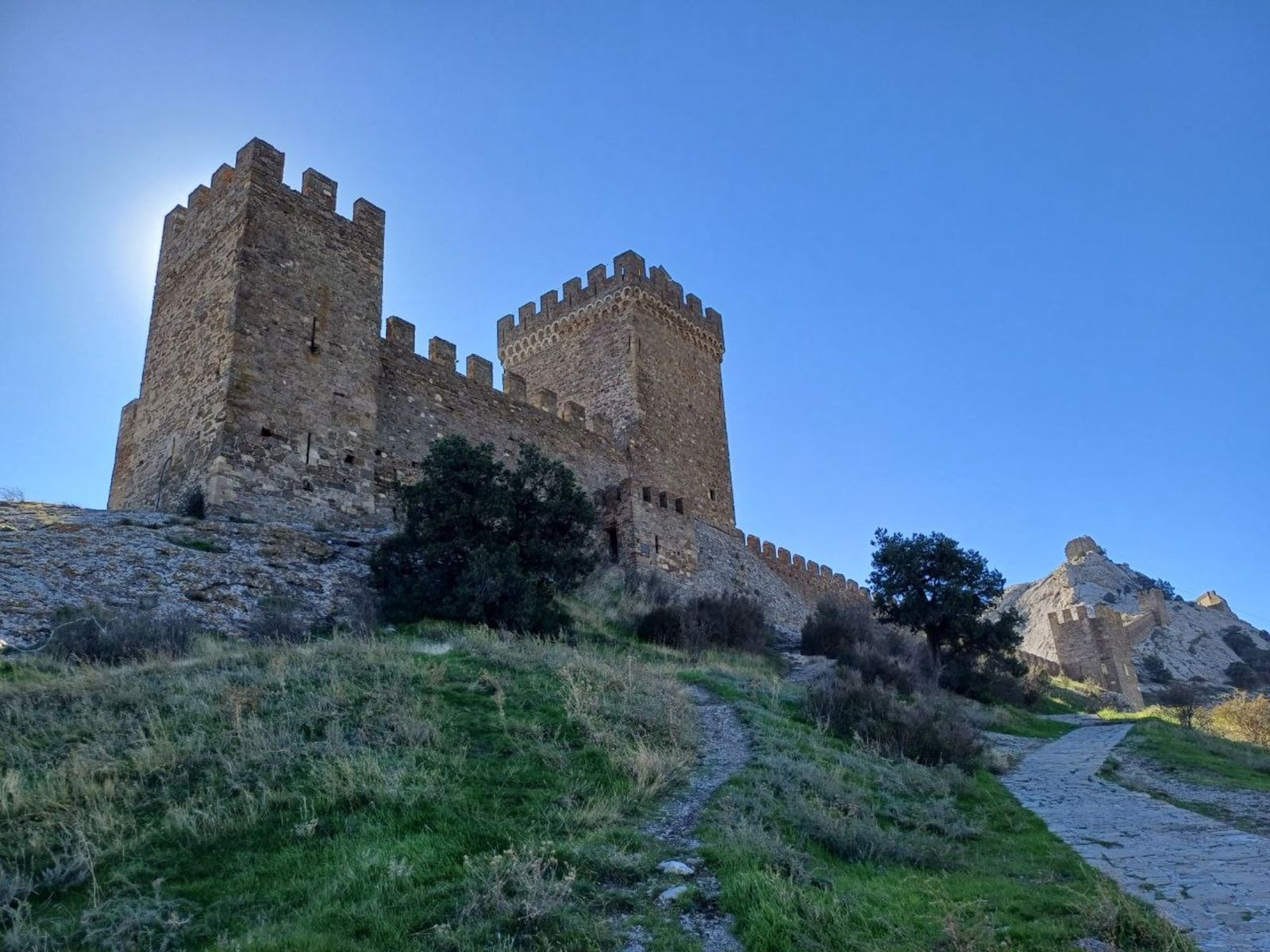 Башни крепости в Судаке