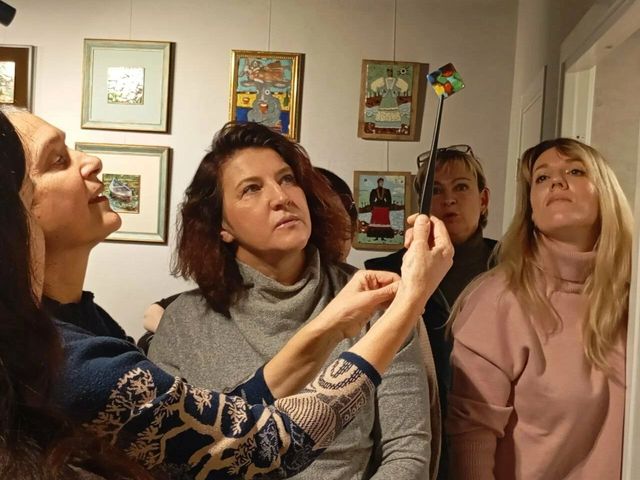Экскурсия по Музею "Эмалис" с мастер-классом по росписи кулона — фото 3