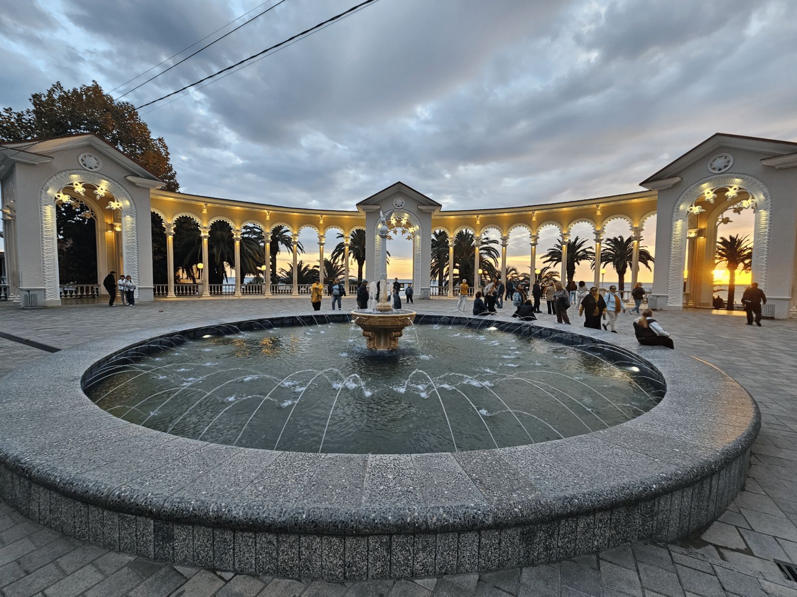 Колоннада на закате