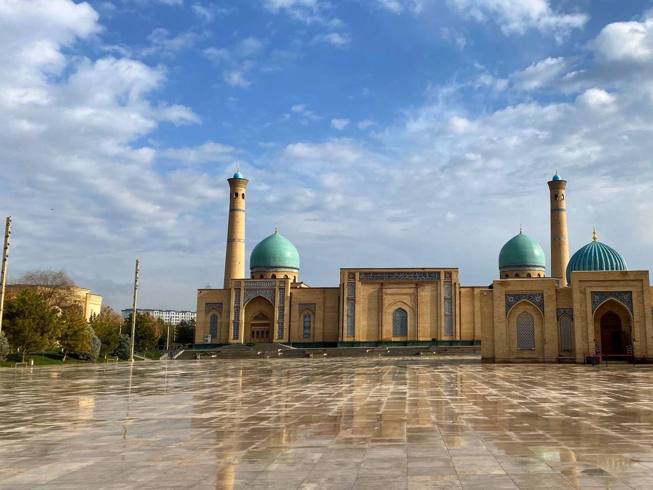 Обзорная автопешеходная экскурсия по Ташкенту без фильтров - индивидуальная экскурсия в Ташкенте на машине гида длительностью 6 часов с количеством участников до 4 человек цена экскурсии 120€