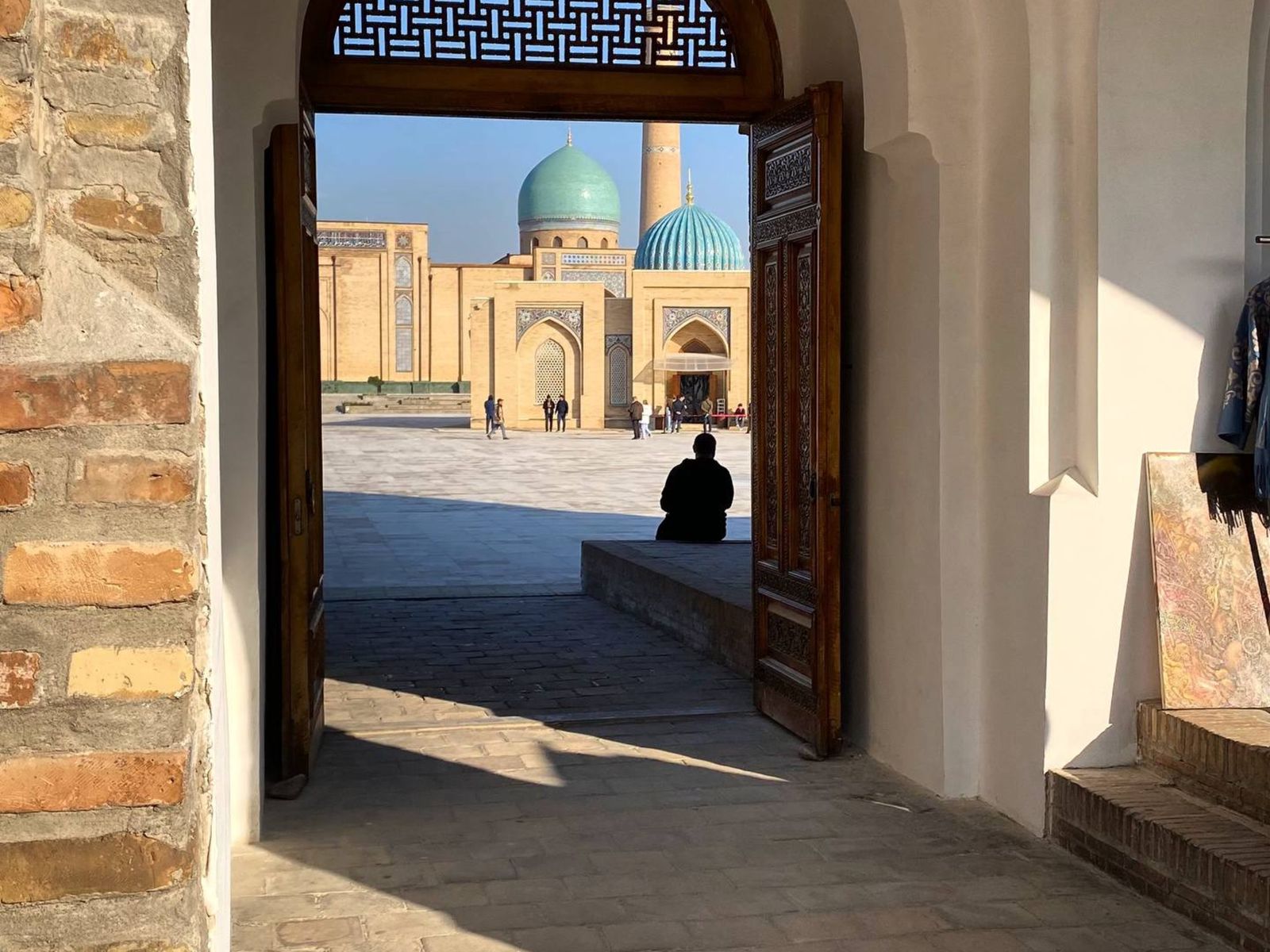 Вид на медресе Муйи Муборак