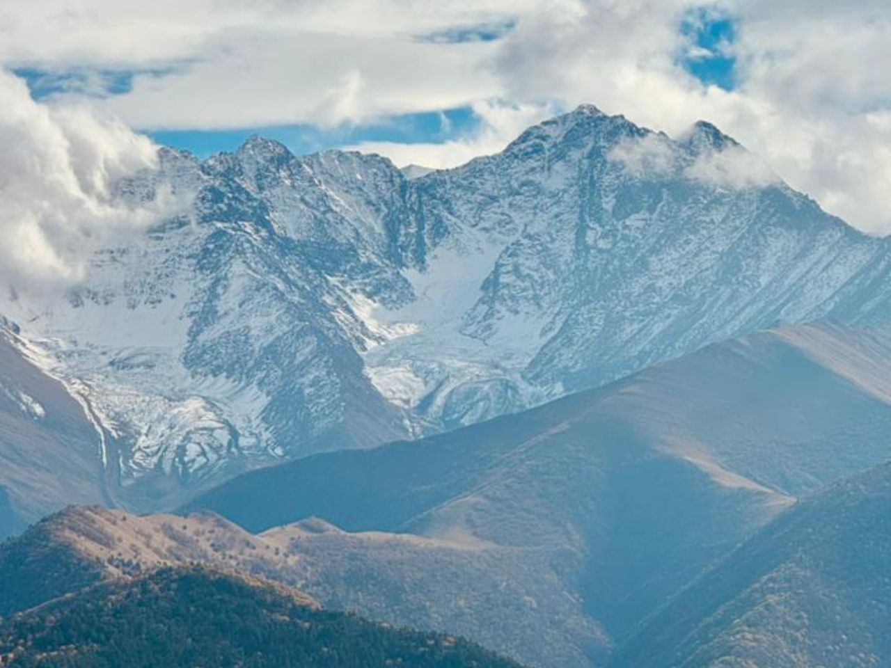 Обзорная экскурсия в Ингушетию из Кисловодска в группе - групповая экскурсия в Кисловодске на машине гида длительностью более 12 часов с количеством участников до 8 человек со скидкой 20% цена экскурсии 5360₽