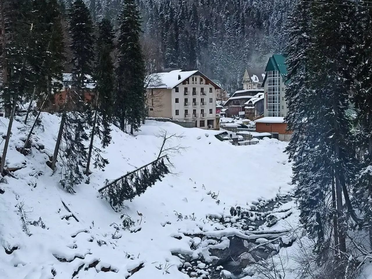 Домбай – душа Карачаево-Черкесии: обзорный тур из Кисловодска - групповая экскурсия в Кисловодске на машине гида длительностью 12 часов с количеством участников до 8 человек цена экскурсии 4200₽