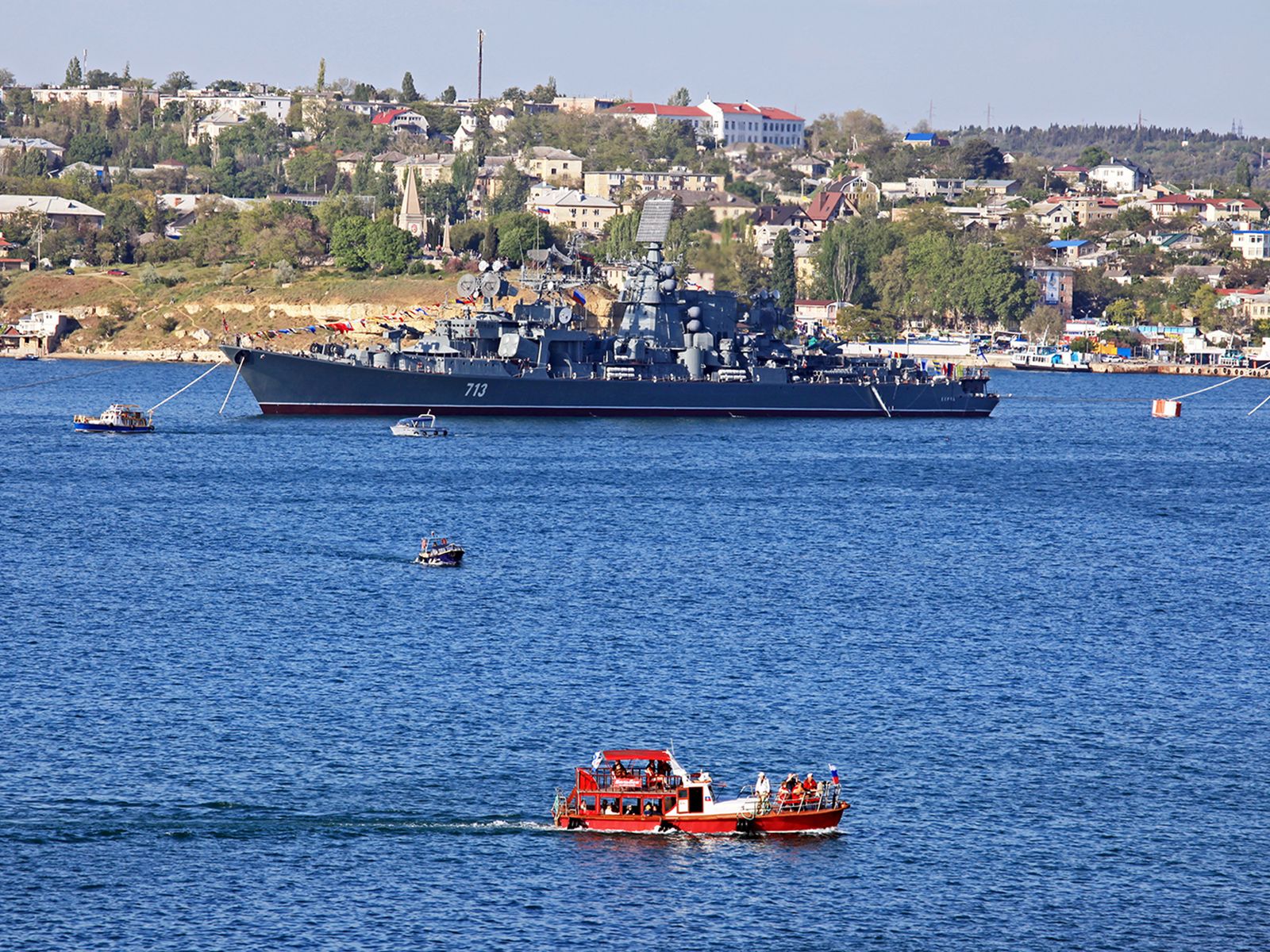 Вид на мыс Кордон и Северную сторону Севастополя 