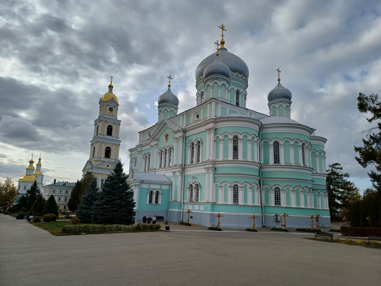 Экскурсия на машине гида к Серафиму Саровскому через Арзамас - индивидуальная экскурсия в Нижнем Новгороде на машине гида длительностью 11 часов с количеством участников до 6 человек цена экскурсии 24000₽