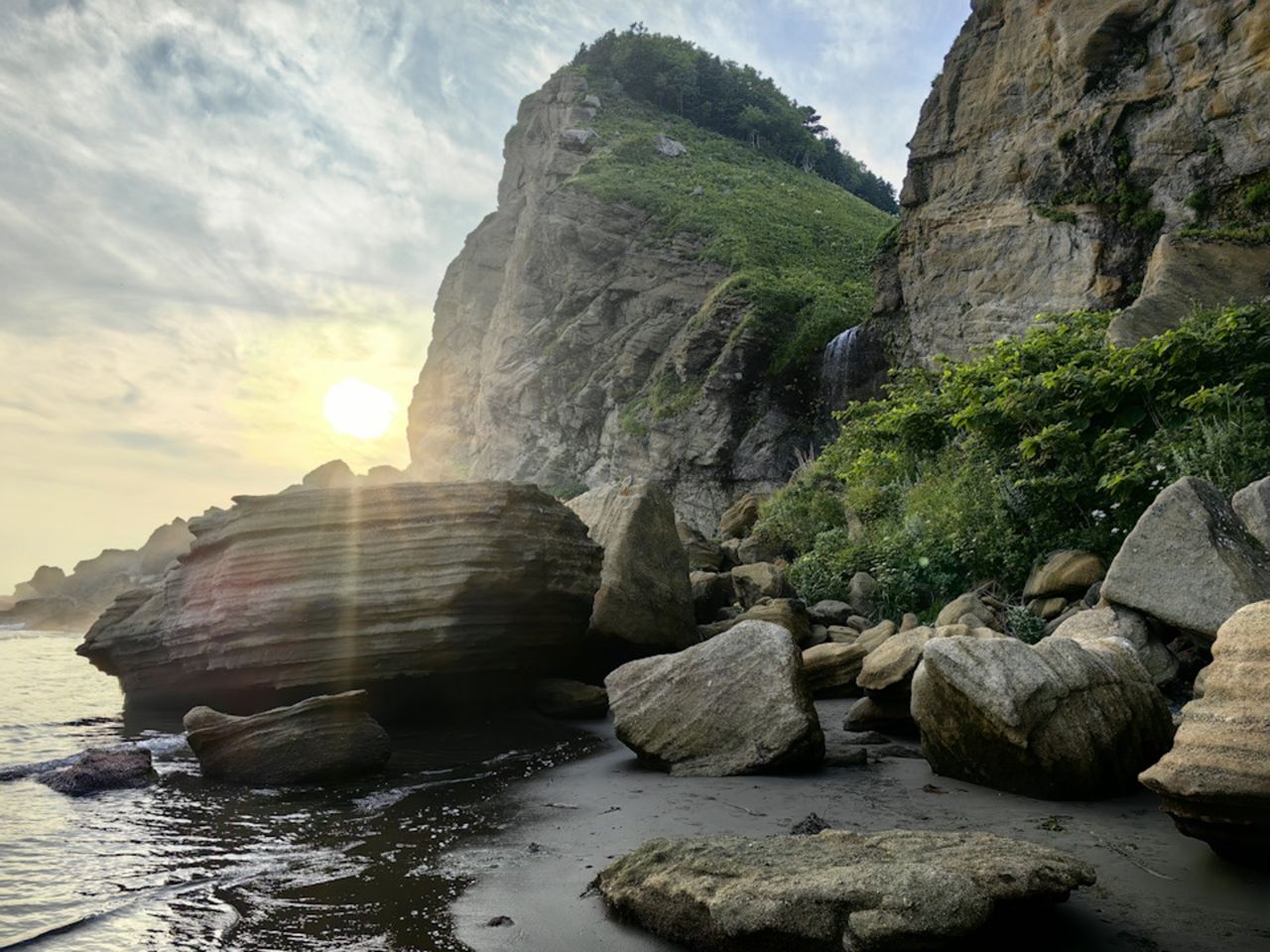 Групповая джип-экспедиция на мыс Крильон и пролив Лаперуза - групповая экскурсия в Южно-Сахалинске на машине гида длительностью более 12 часов с количеством участников до 12 человек цена экскурсии 18000₽