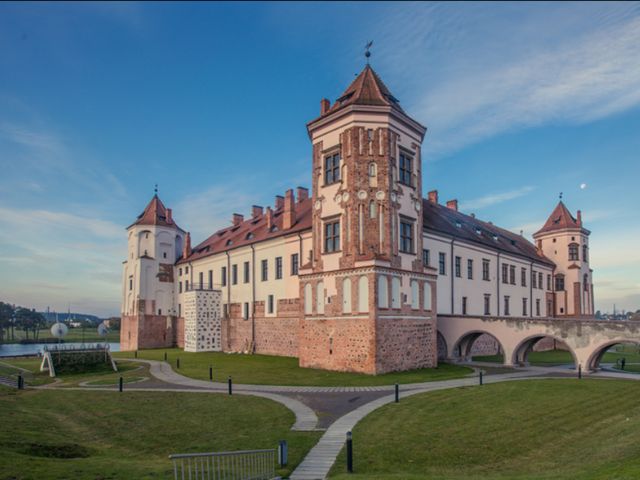 Индивидуальная обзорная экскурсия в Мир и Несвиж из Минска — фото 2