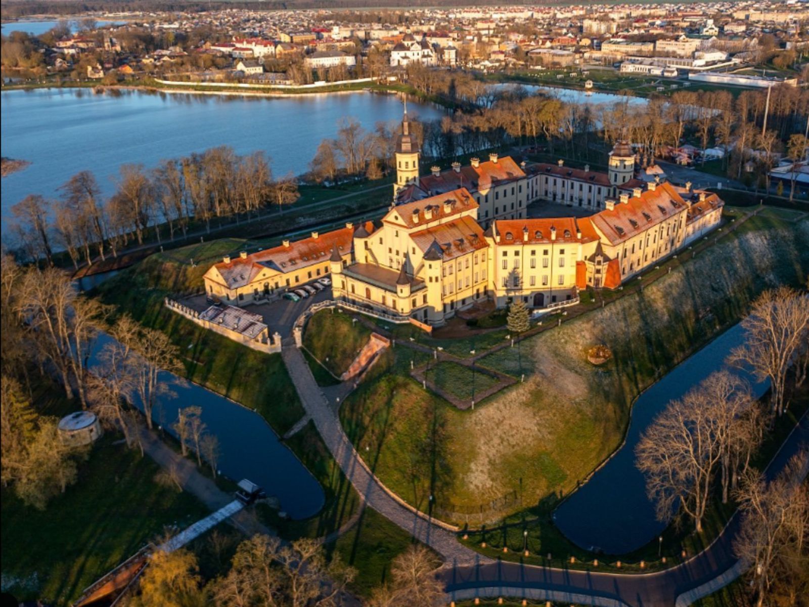 Панорама Несвижского замка