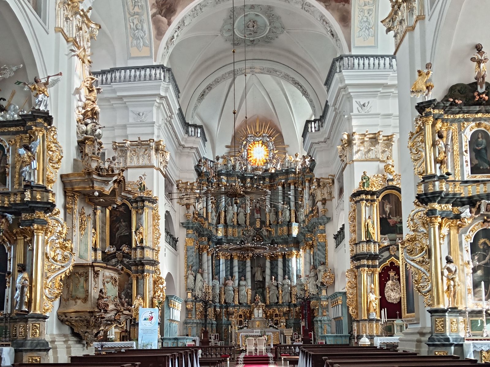 Интерьер Фарного костёла в Гродно