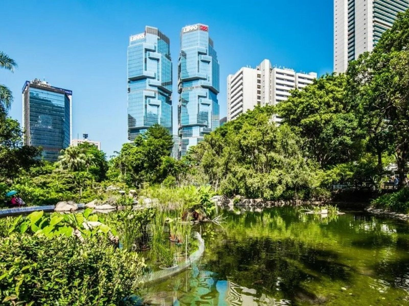 В мегаполисе