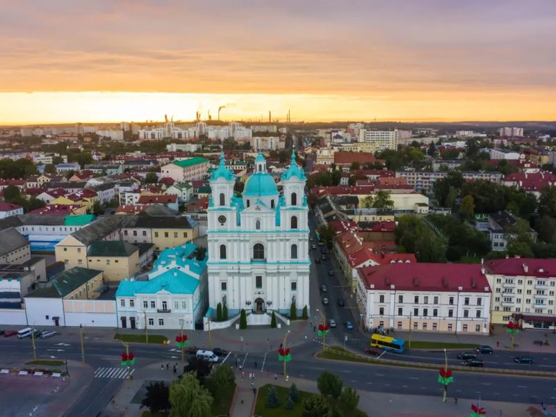 Индивидуальная обзорная экскурсия в Гродно + Августовский канал - индивидуальная экскурсия в Гродно на машине гида длительностью 7 часов с количеством участников до 3 человек цена экскурсии 68000₽