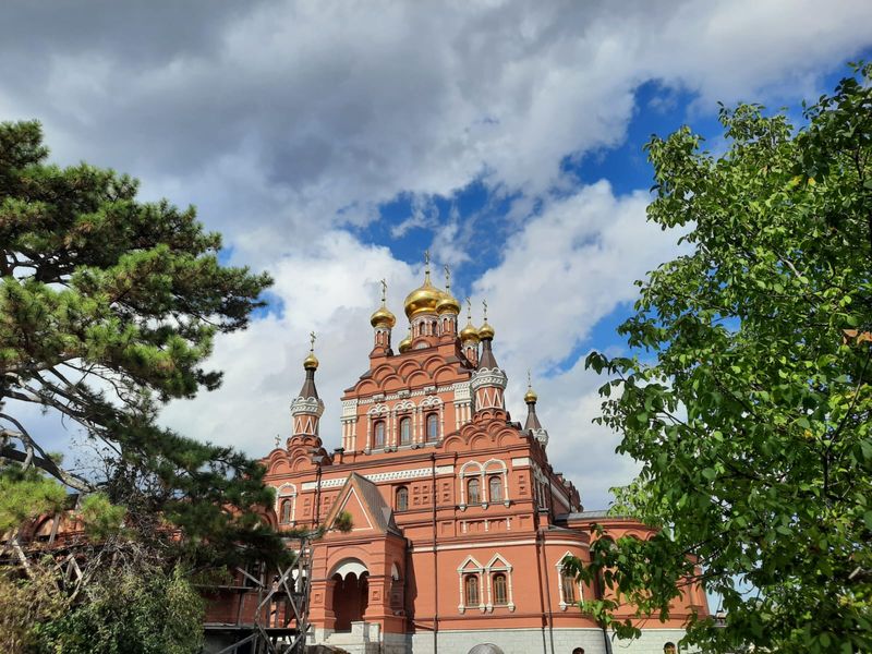 Групповая автопешеходная экскурсия в три известных монастыря - групповая экскурсия в Алуште на автобусе длительностью 10 часов с количеством участников до 20 человек цена экскурсии 3500₽