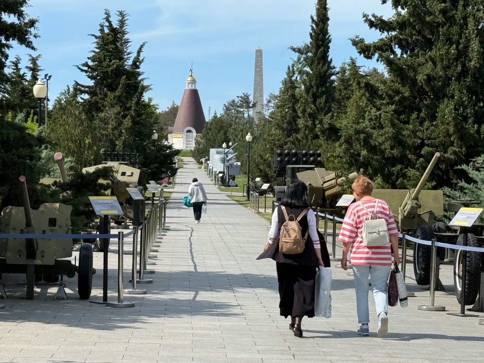 Территория мемориального комплекса