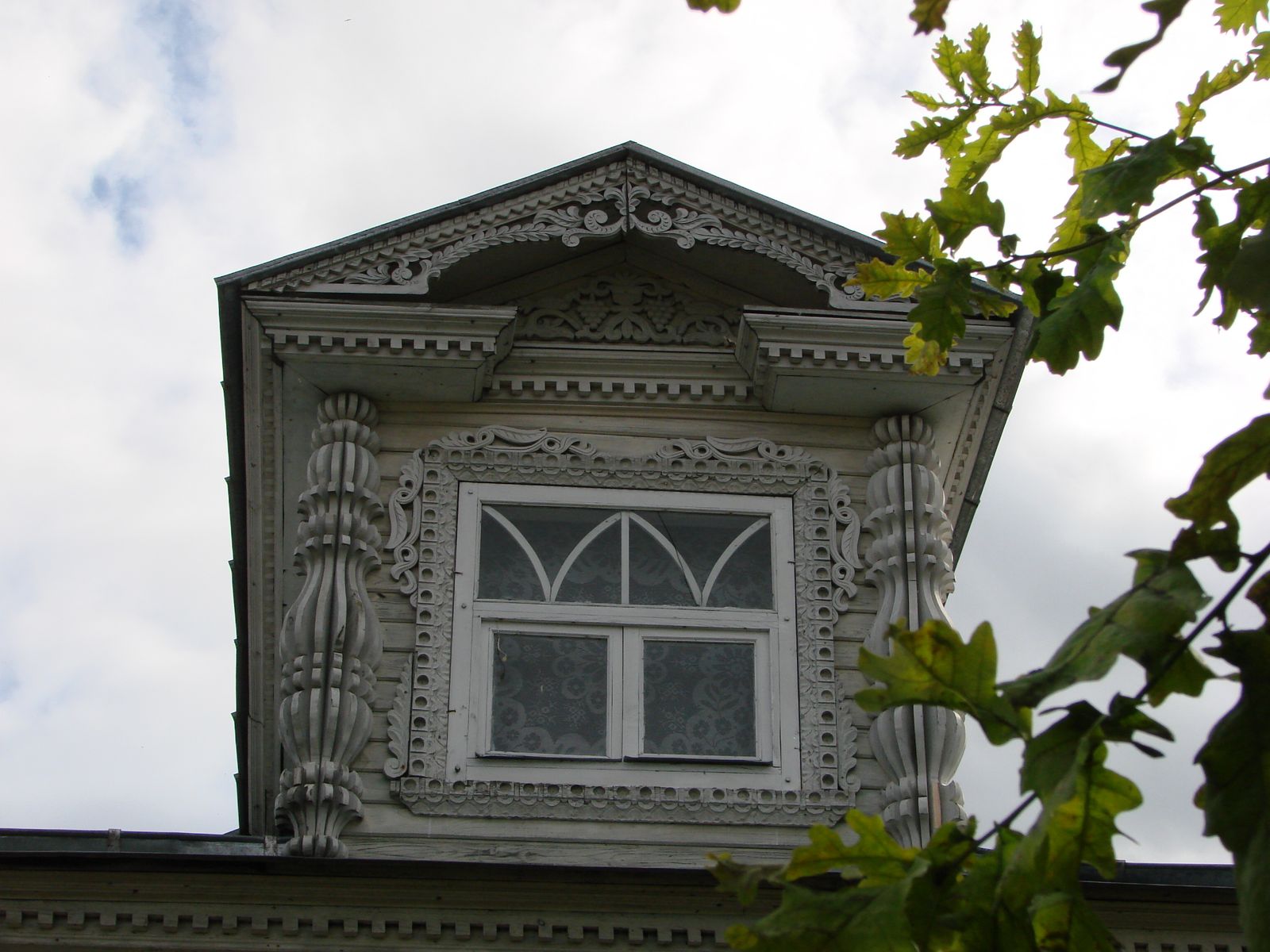 Моделированная прорезь - один из видов городецкой резьбы