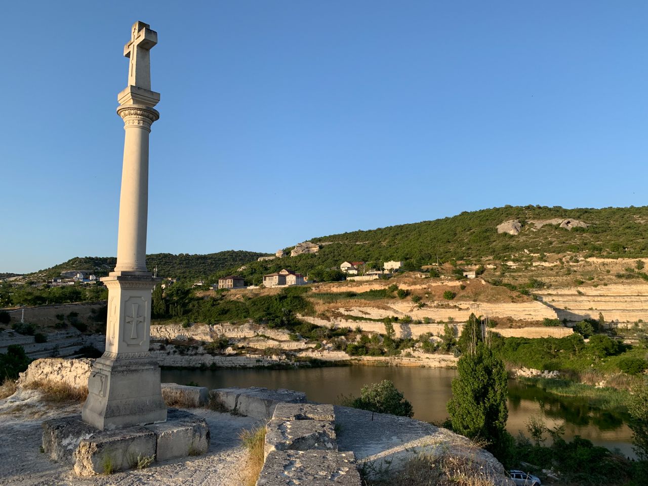Групповая экскурсия из Севастополя по знаковым локациям Инкермана - групповая экскурсия в Севастополе на автобусе длительностью 4 часа с количеством участников до 17 человек цена экскурсии 1600₽