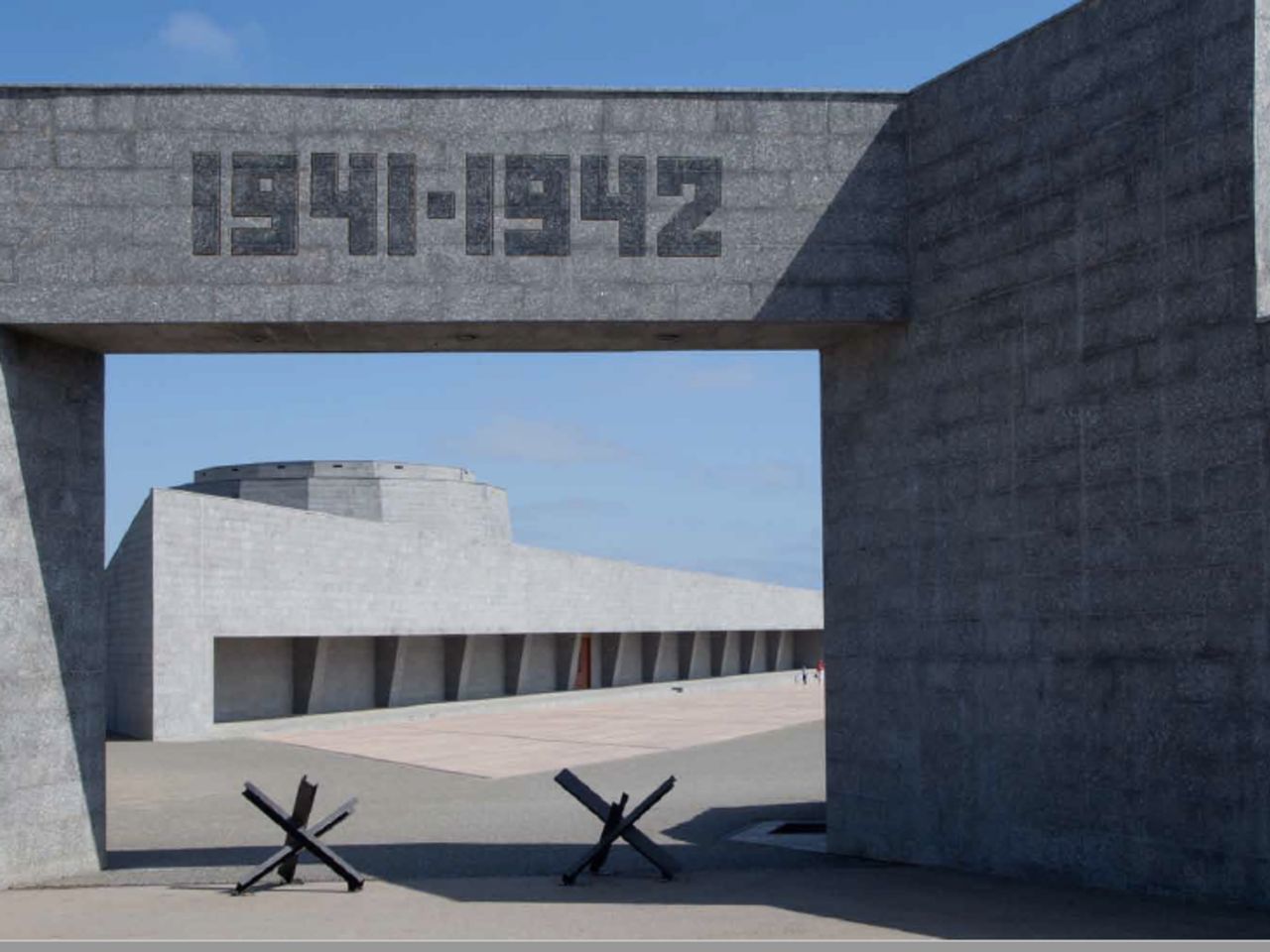 Групповая экскурсия в Мемориальный комплекс 35 береговой батареи - групповая экскурсия в Севастополе на автобусе длительностью 4 часа с количеством участников до 17 человек цена экскурсии 1600₽