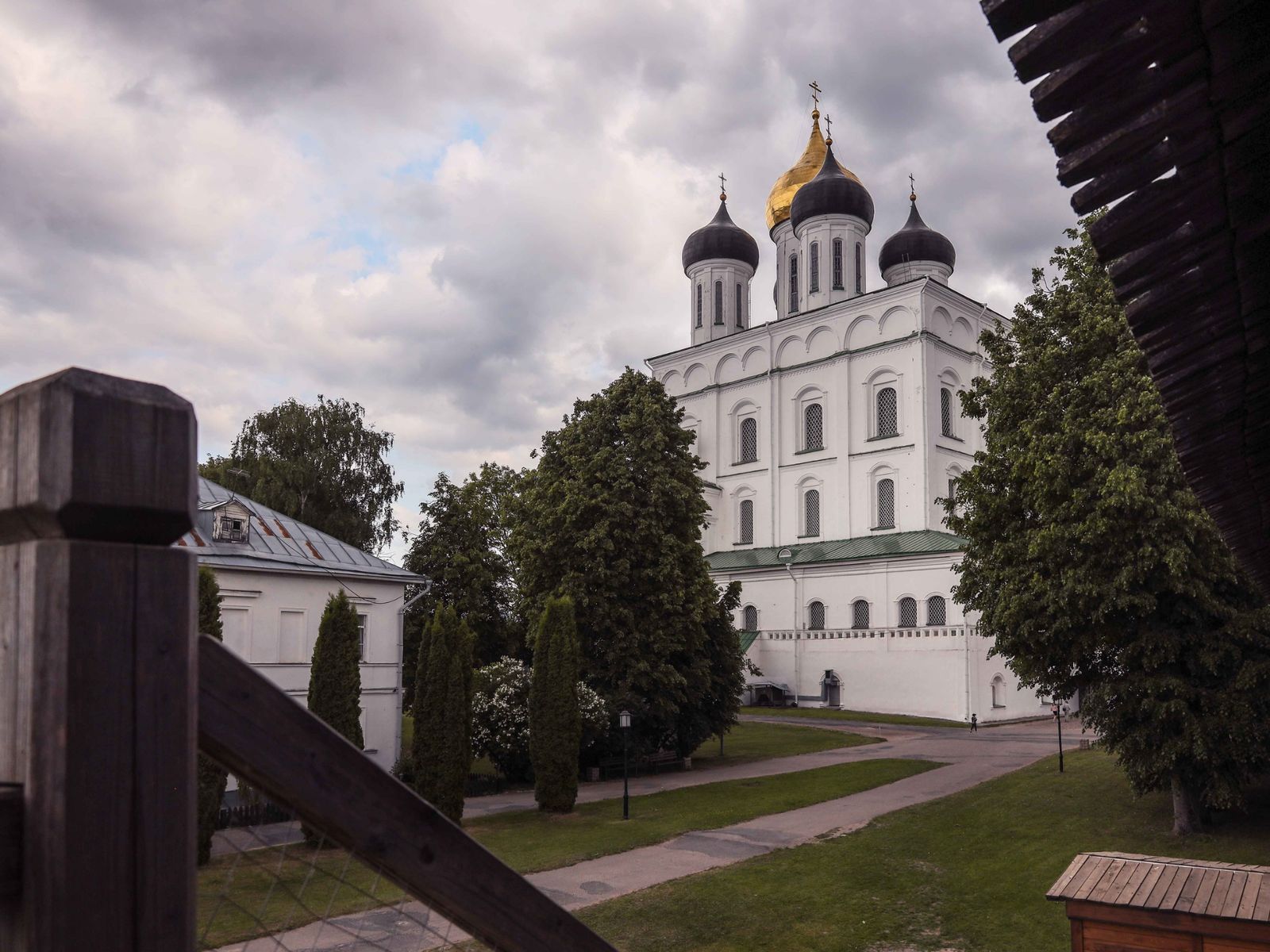 Троицкий собор в кремле - главный кафедральный собор города