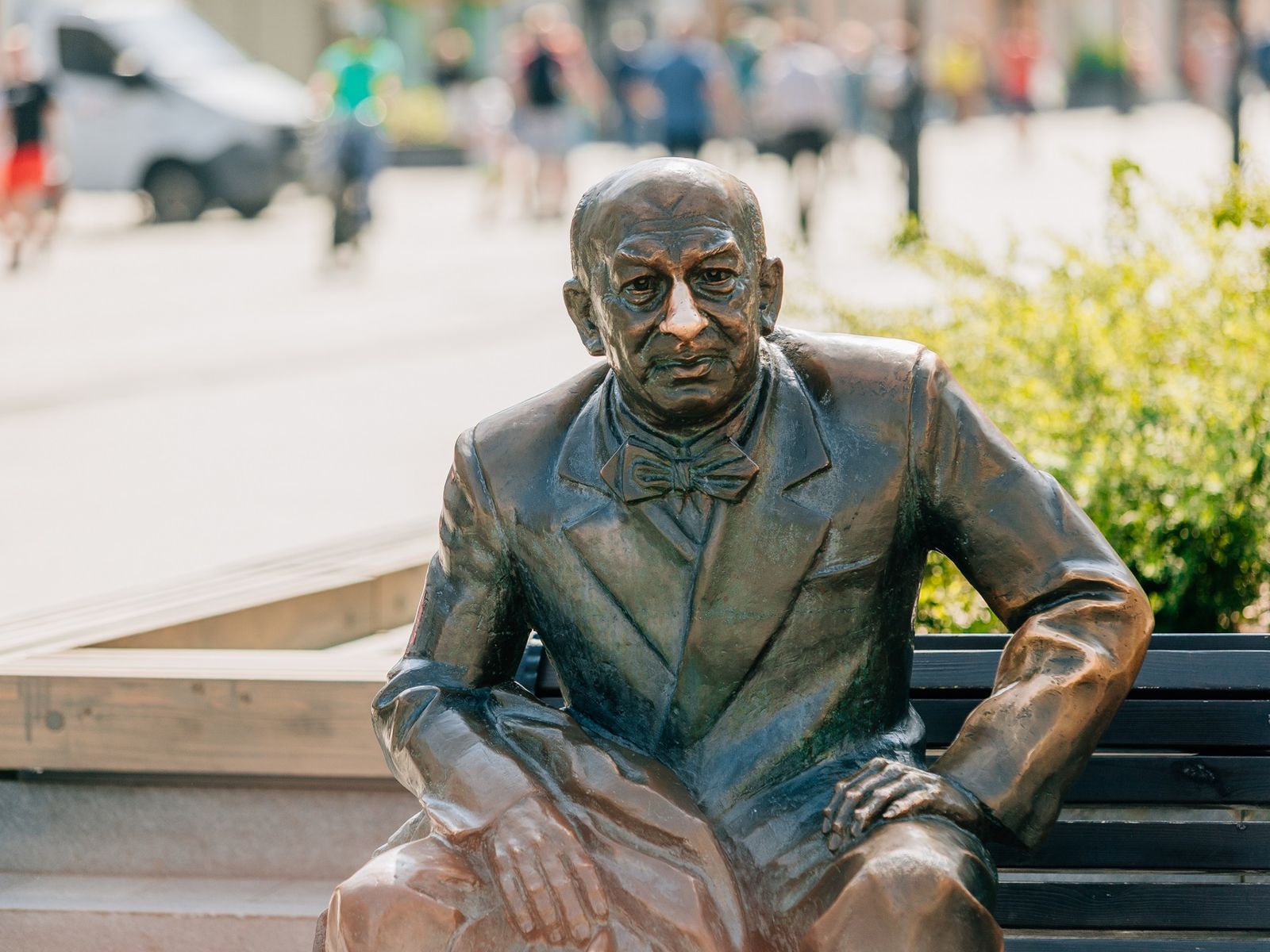 Памятник Е. Евстигнееву