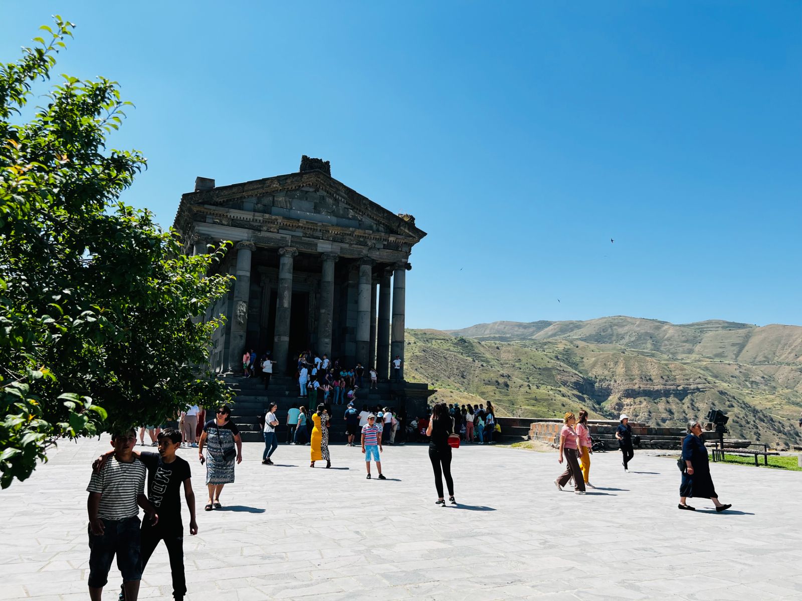 Около Гарни