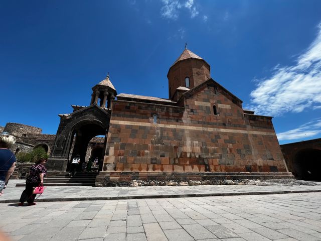 История, вино и монастыри: экскурсия в Хор Вирап, Арени, Нораванк — фото 3