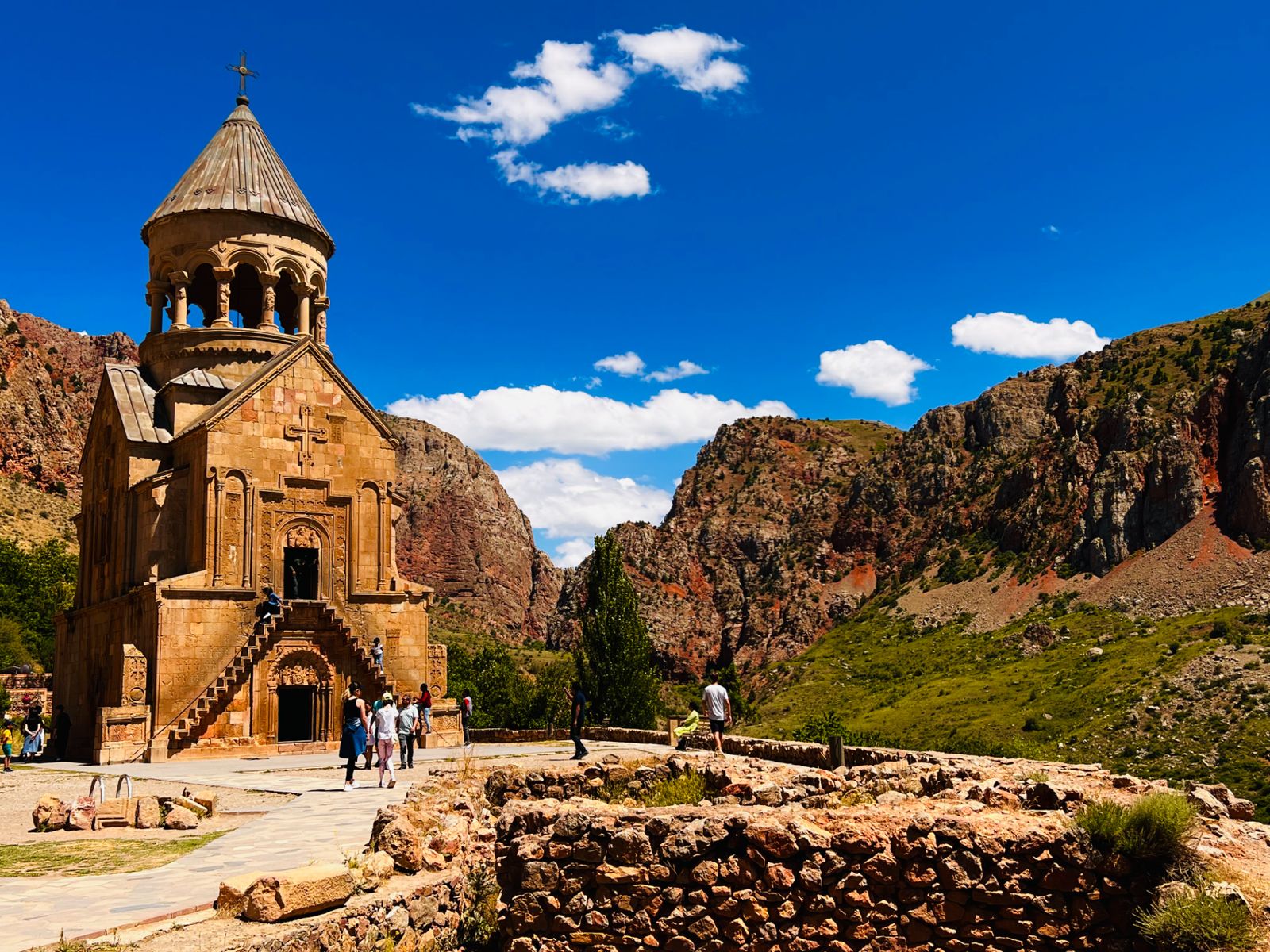 В монастыре