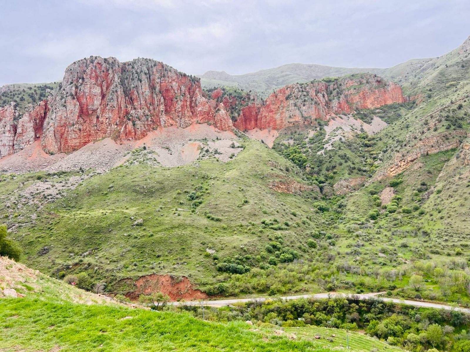 Красные скалы