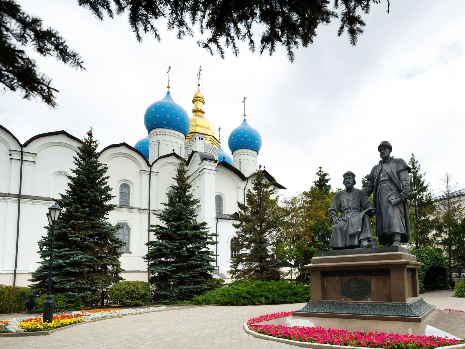 Памятник зодчим Казанского кремля