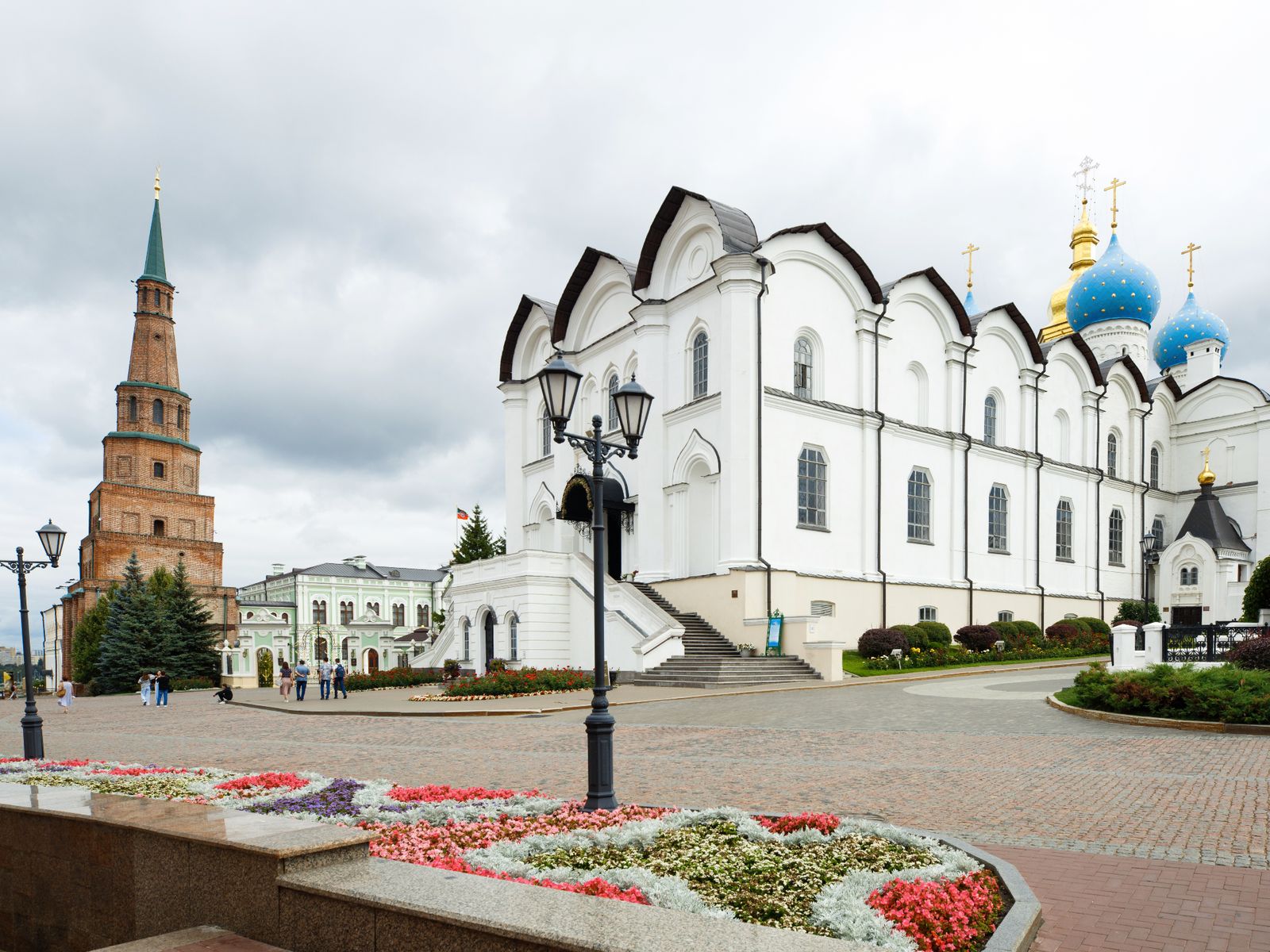 Башня Сююмбике и Благовещенский собор