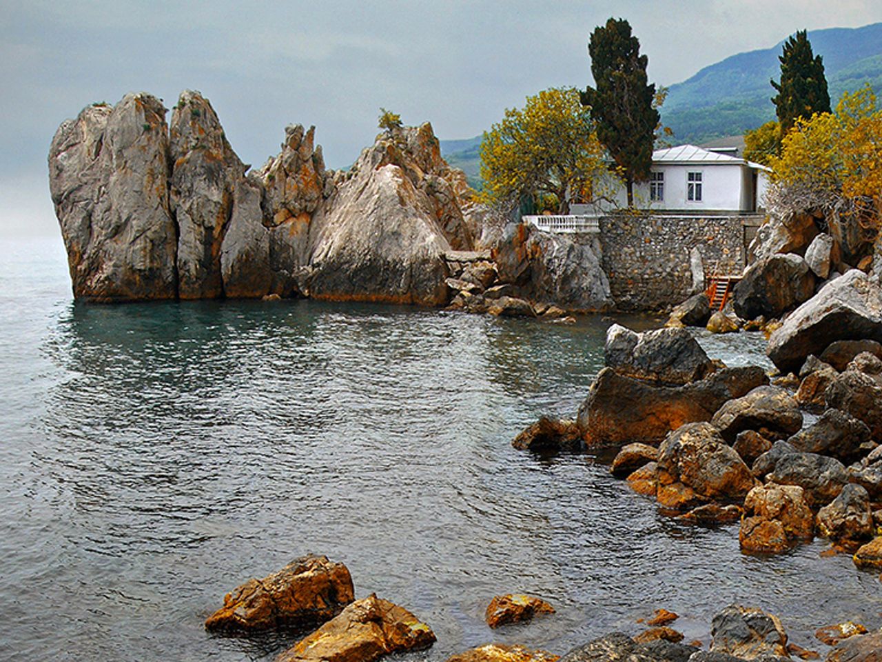 Групповая обзорная экскурсия из Севастополя в Гурзуф на автобусе - групповая экскурсия в Севастополе на автобусе длительностью 7 часов с количеством участников до 17 человек со скидкой 5% цена экскурсии 2755₽