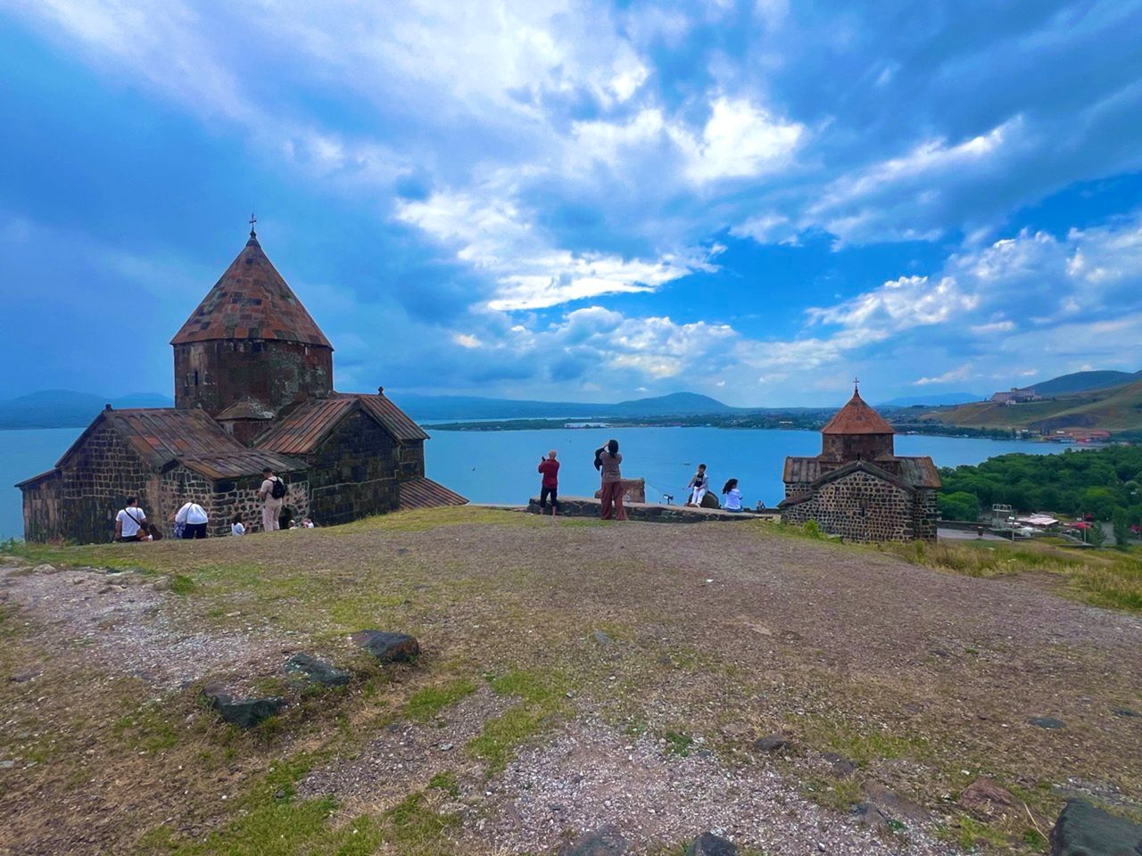 Севан, Дилижан и скрытые жемчужины Тавуша на экскурсии из Еревана - индивидуальная экскурсия в Ереване на машине гида длительностью 8 часов с количеством участников до 7 человек цена экскурсии 150€