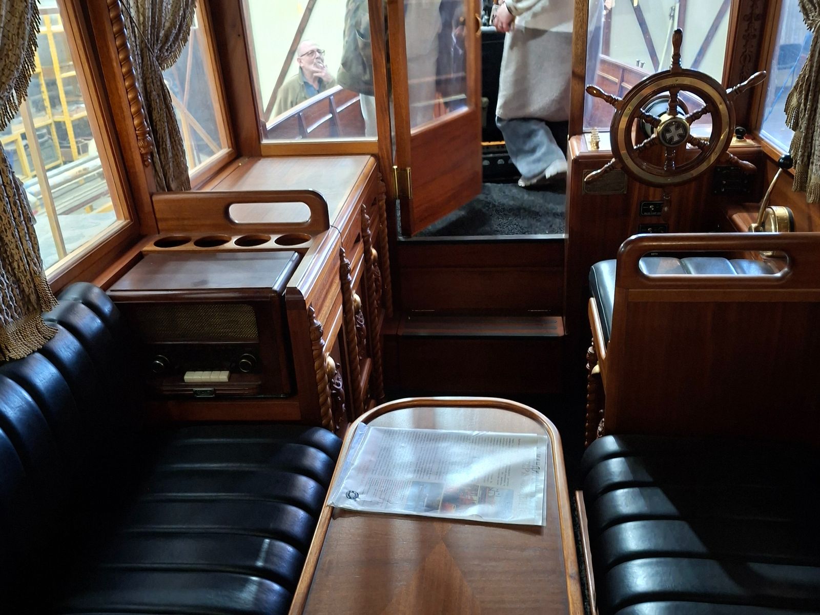 Командирский катер "ЭМДЕГ II" 