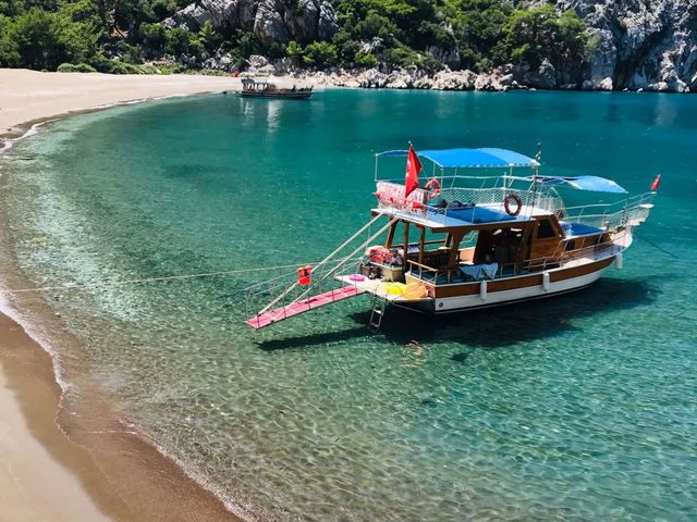 Морская прогулка из Кемера в голубые лагуны Порто-Дженевиз