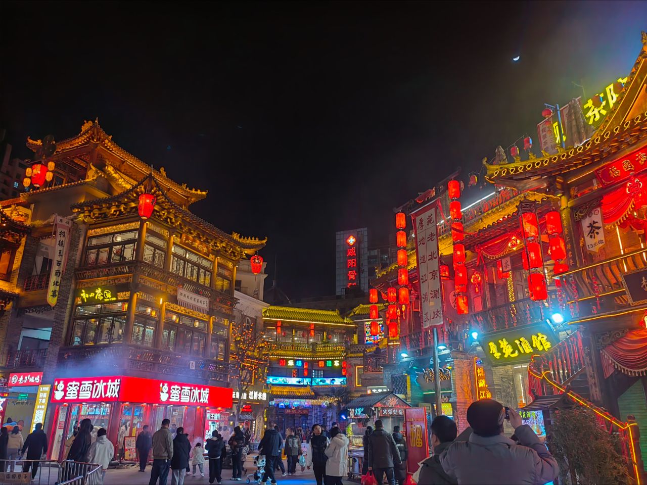 Ночная экскурсия-прогулка по Пекину - индивидуальная экскурсия в Пекине на машине гида длительностью 6 часов с количеством участников до 6 человек цена экскурсии 280$