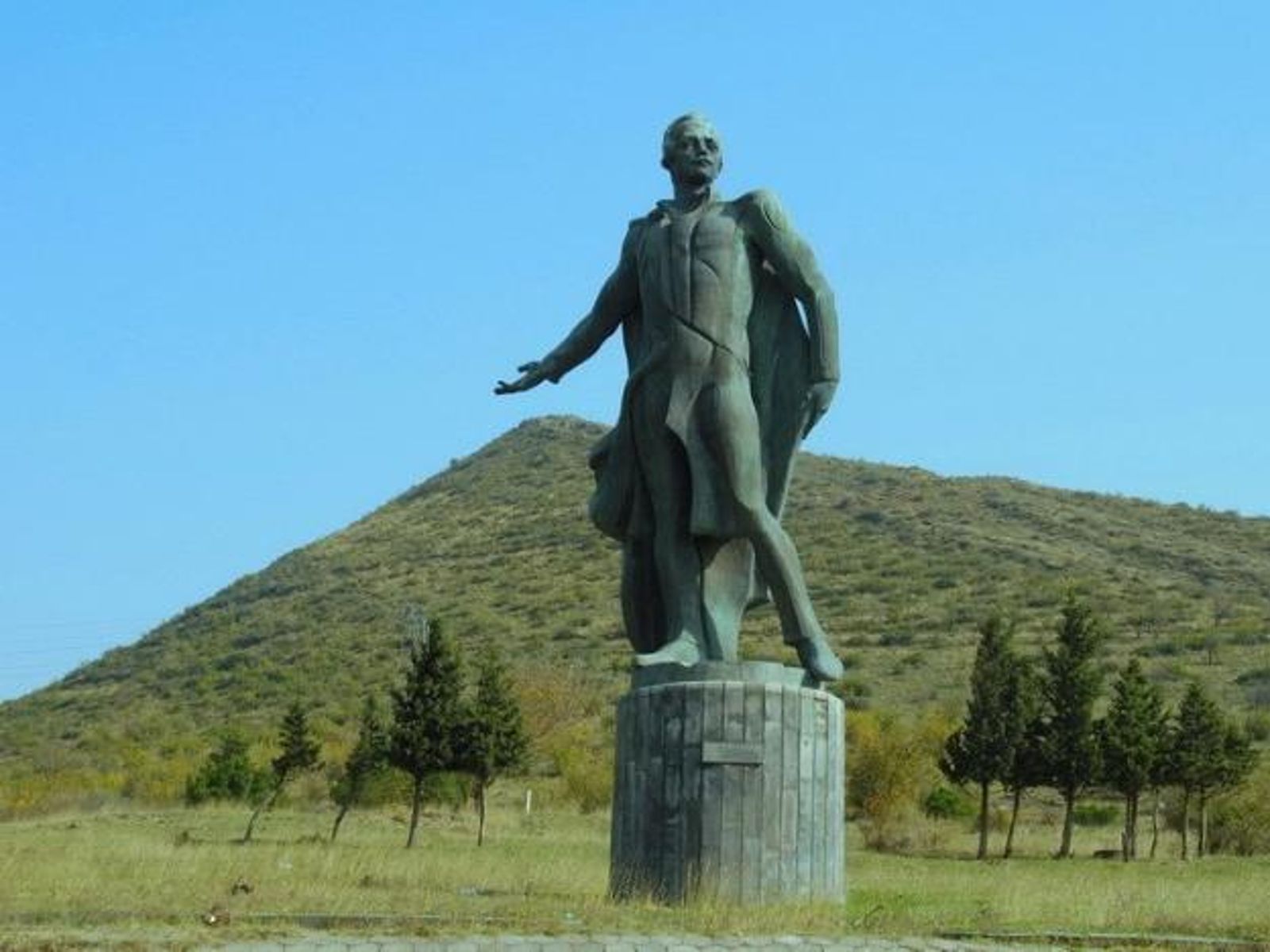 Памятник М.Ю. Лермонтову 