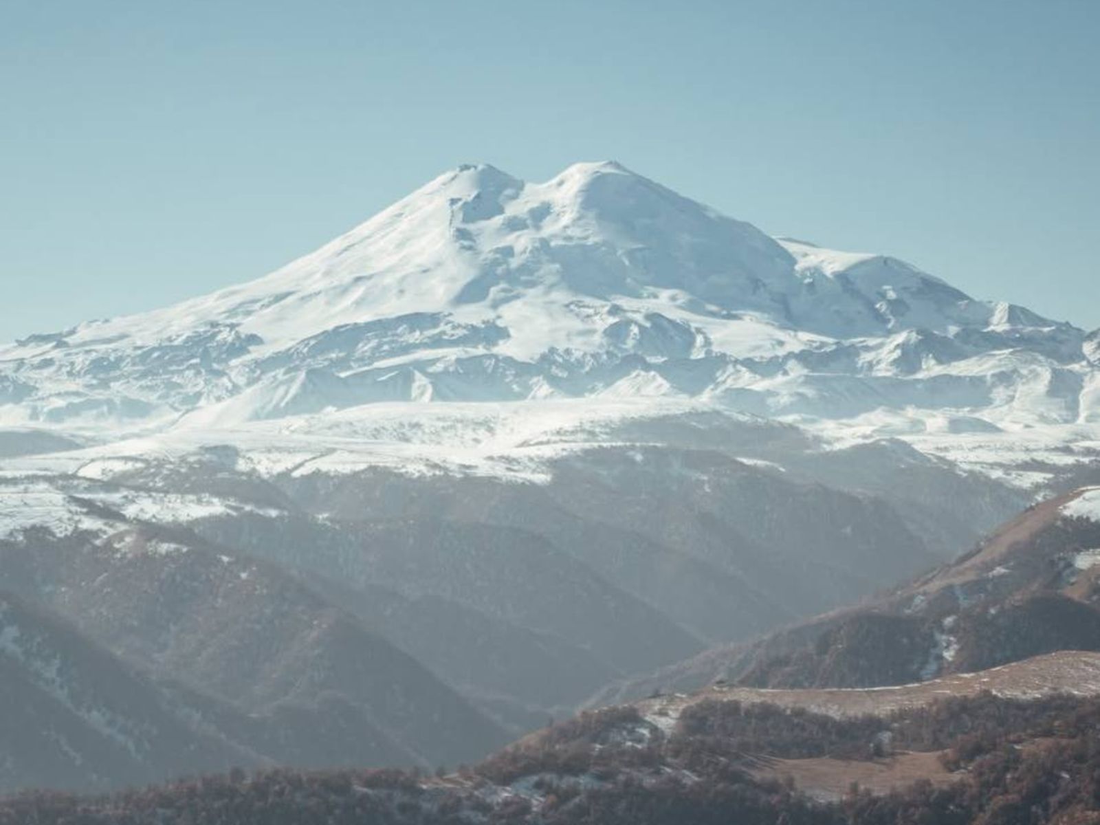 Эльбрус. Вид со смотровой