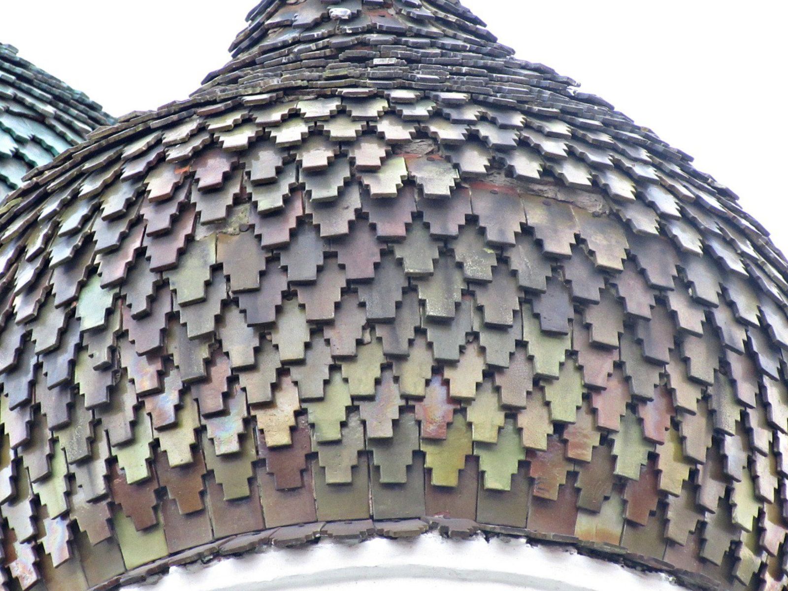 Керамический лемех на главке ярославской церкви 
