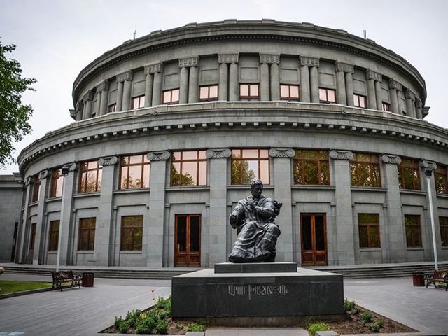 Пешая экскурсия по Еревану: современный ритм древнего города