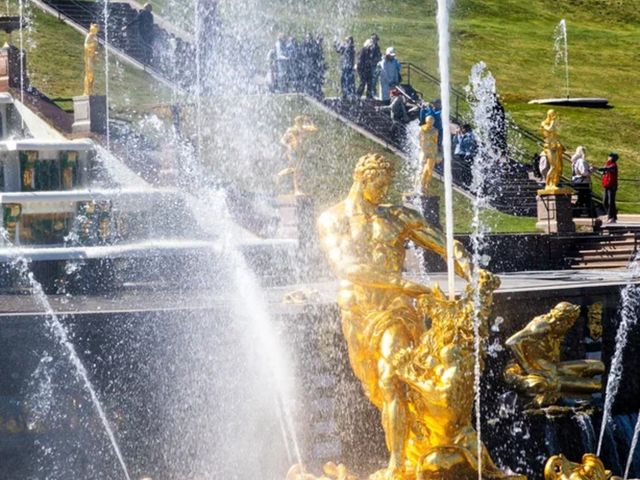 Экскурсия в 3 пригорода: Петергоф, Ораниенбаум и Кронштадт — фото 2