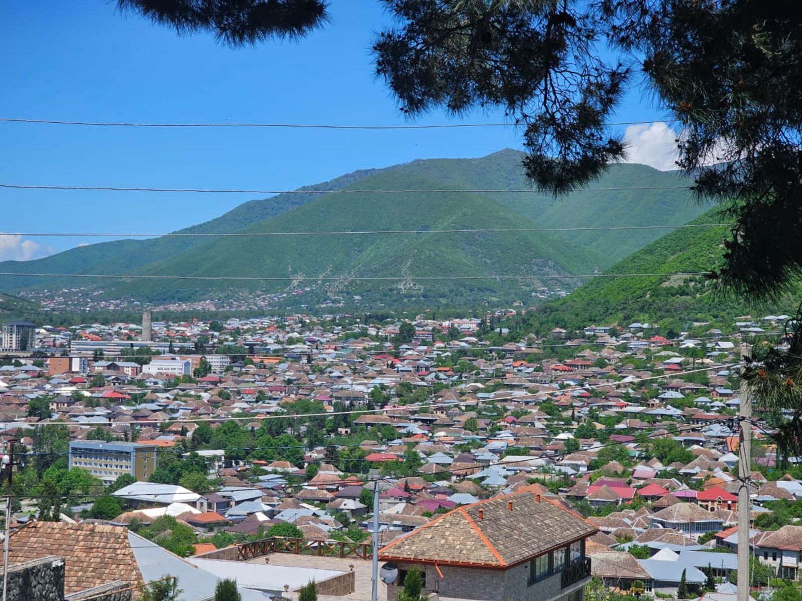 Панорама города Шеки