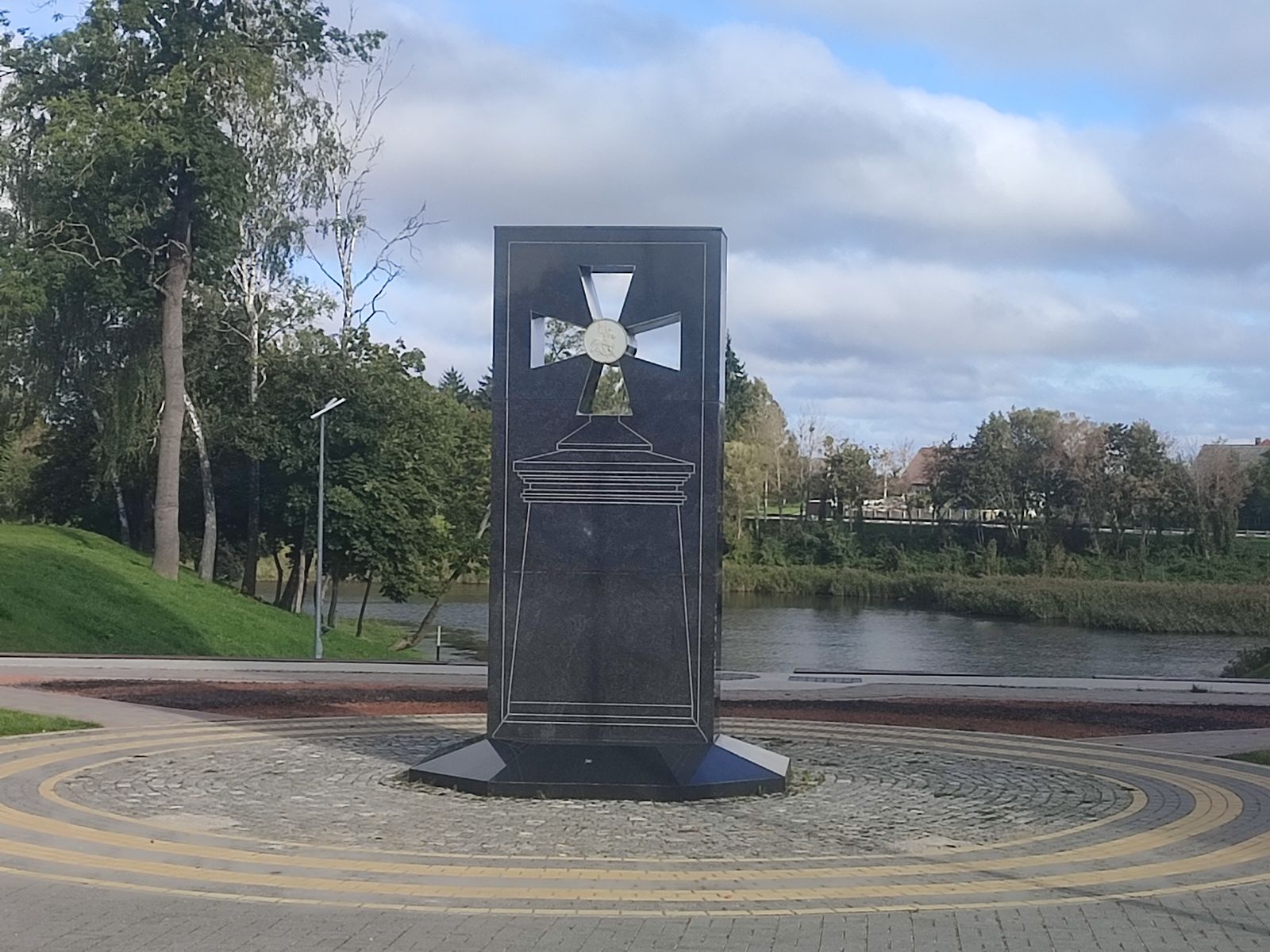 Памятник Георгиевскому кресту